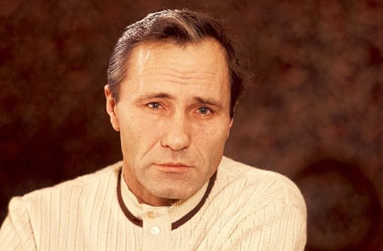 Василий Макарович Шукшин биография семья, личная жизнь, жена, дети, национальность, фильмография актера и режиссера, произведения писателя, фото